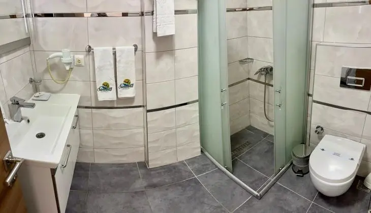 Çift Kişilik, Deniz Manzaralı