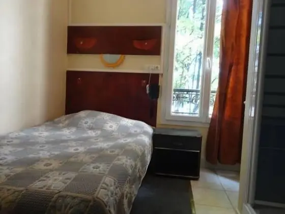 Economy Oda (shared toilets)