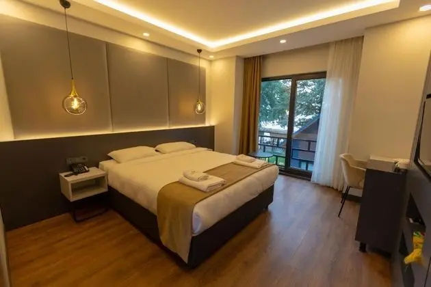Standart Oda, Kısmi Deniz Manzaralı, Fransız Balkonlu