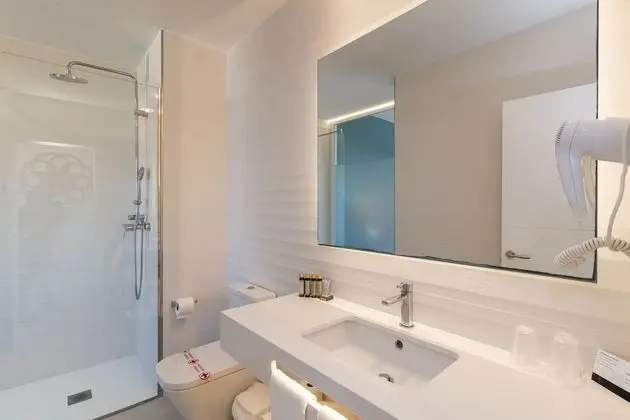 Büyük Yataklı Tek Kişilik Oda, Balkon