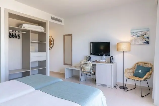 Büyük Yataklı Tek Kişilik Oda, Balkon, Deniz Manzaralı