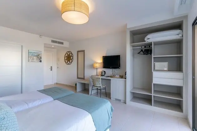 Büyük Yataklı Tek Kişilik Oda, Balkon, Deniz Manzaralı