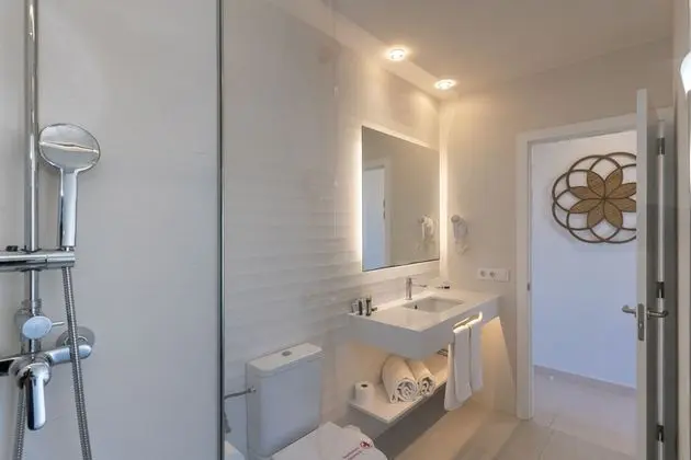 Büyük Yataklı Tek Kişilik Oda, Balkon, Deniz Manzaralı