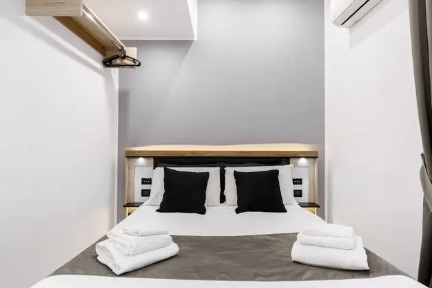 Basic Tek Büyük veya İki Ayrı Yataklı Oda