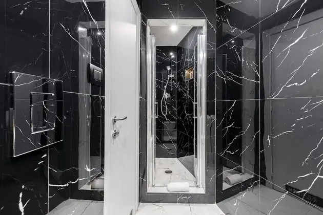 Basic Tek Büyük veya İki Ayrı Yataklı Oda