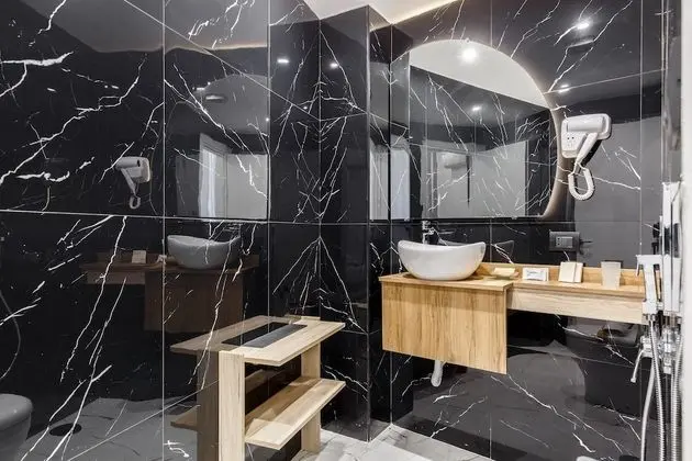 Basic Tek Büyük veya İki Ayrı Yataklı Oda