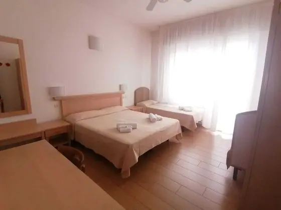 Basic Üç Kişilik Oda
