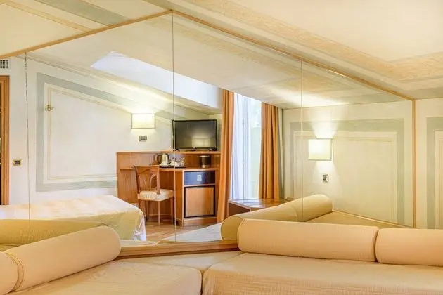 Classic Dört Kişilik Oda