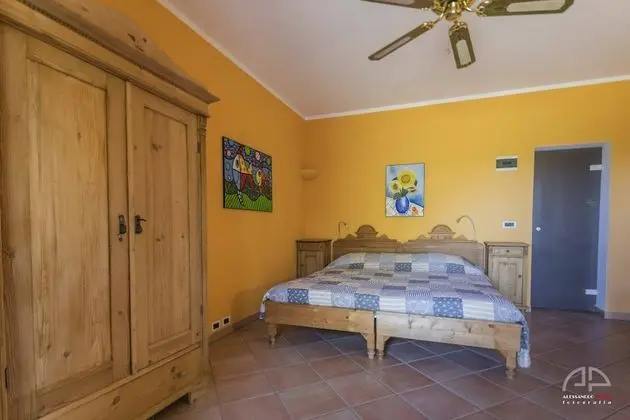 Tek Büyük veya İki Ayrı Yataklı Oda, Bahçe Manzaralı