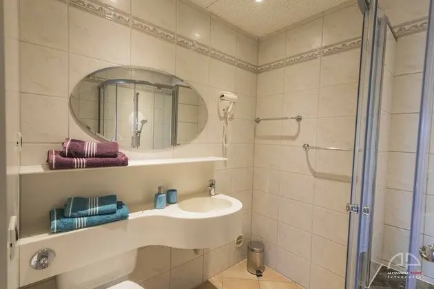 Tek Büyük veya İki Ayrı Yataklı Oda, Bahçe Manzaralı