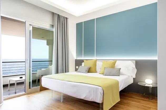 Deluxe Tek Büyük Yataklı Oda, Deniz Manzaralı