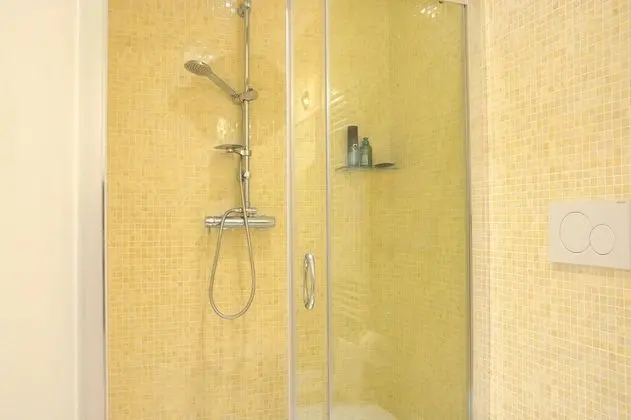 Dört Kişilik Oda, Balkon (Pistis)