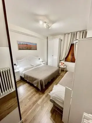 Üç Kişilik Oda