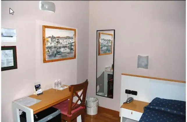 Büyük Yataklı Tek Kişilik Oda