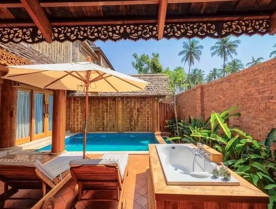 Garden Pool Suite