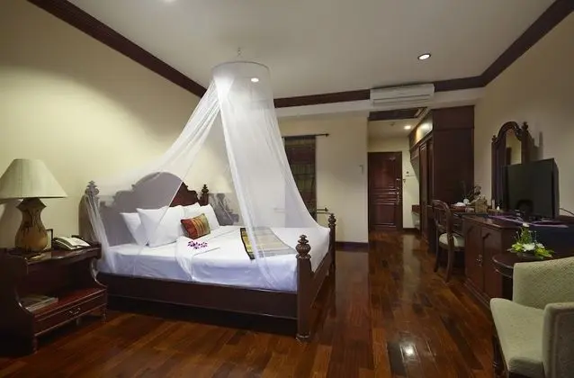 Deluxe Tek Büyük Yataklı Oda, Bahçe Manzaralı