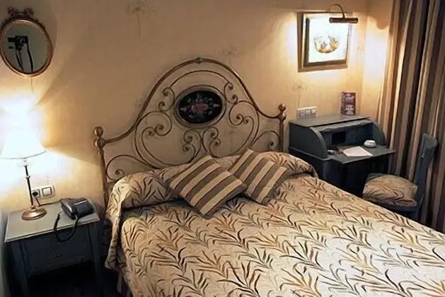 Superior Büyük Yataklı Tek Kişilik Oda