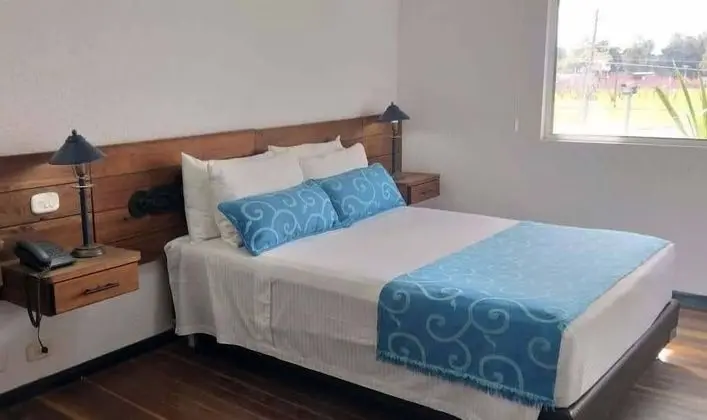 Tek Büyük Yataklı Oda, 1 Çift Kişilik Yatak