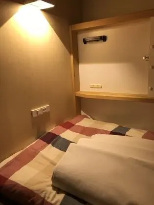 Ortak Ranzalı Oda, Karma Ranzalı Oda (For 1 Bed, 12 Beds Room)