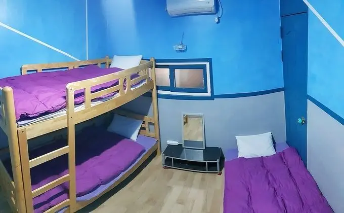 Üç Kişilik Oda