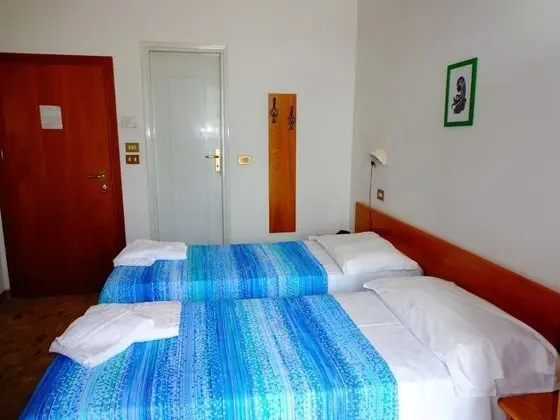 Üç Kişilik Oda, Balkon
