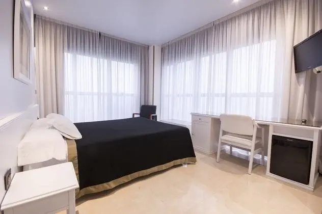 Tek Büyük Yataklı Oda
