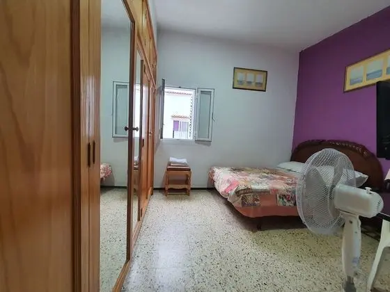 Tek Büyük Yataklı Oda, Ortak Banyo (A)