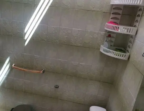 Tek Büyük Yataklı Oda, Ortak Banyo (A)