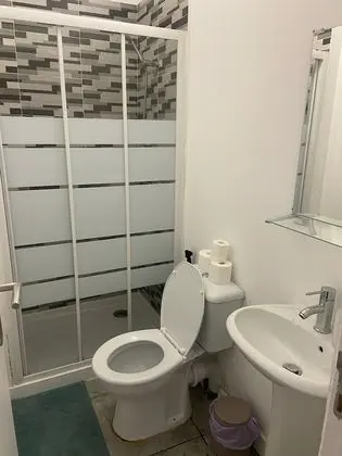 City Tek Büyük veya İki Ayrı Yataklı Oda, Ortak Banyo (2)
