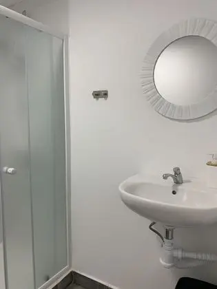 City Tek Büyük veya İki Ayrı Yataklı Oda, Ortak Banyo (2)