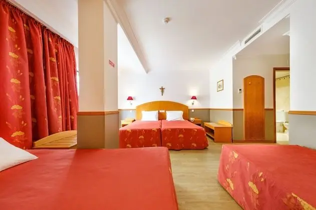 Quarto Quíntuplo Familiar