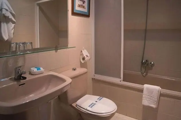 Tek Büyük veya İki Ayrı Yataklı Oda, Deniz Manzaralı