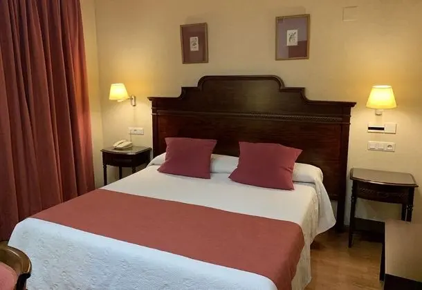 Tek Büyük Yataklı Oda