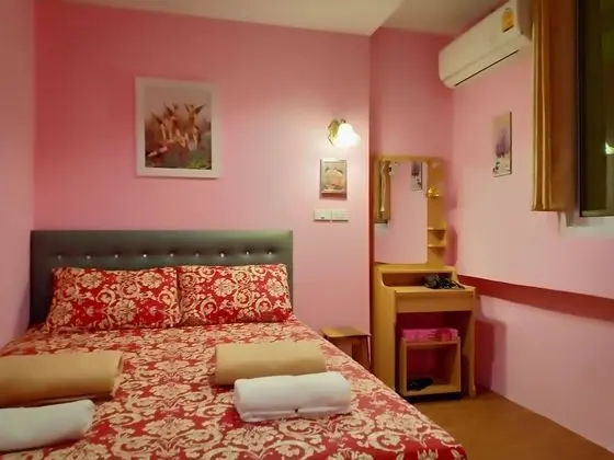 Standard Room (Pink)