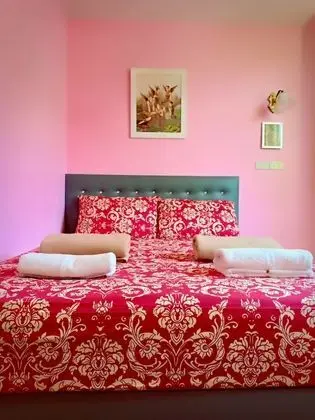 Standard Room (Pink)