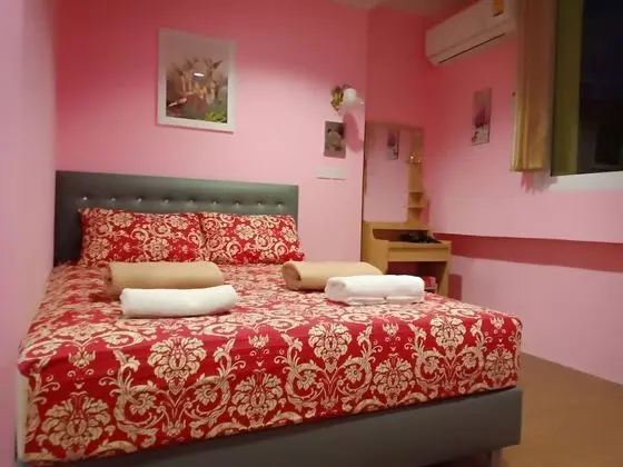 Standard Room (Pink)