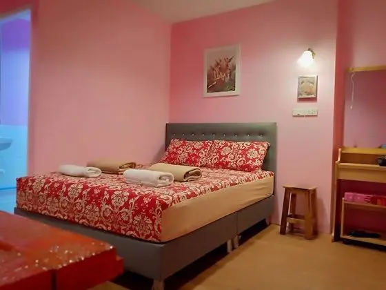 Standard Room (Pink)