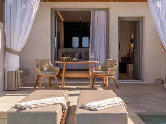 Cave Junior Suite Sea View with Pool