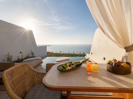 Cave Junior Suite Sea View with Pool