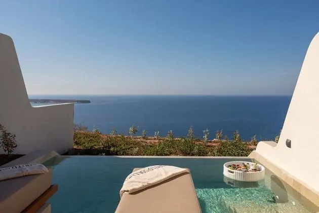 Cave Junior Suite Sea View with Pool