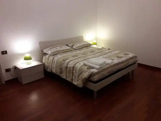 Tek Büyük veya İki Ayrı Yataklı Oda, Ortak Banyo