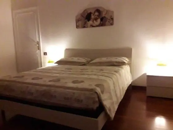 Tek Büyük veya İki Ayrı Yataklı Oda, Ortak Banyo