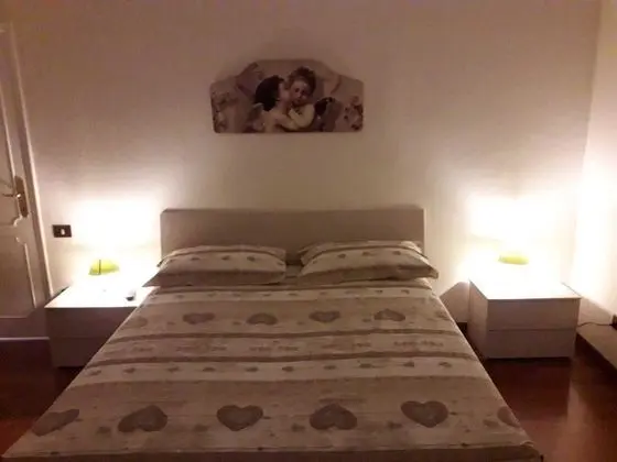 Tek Büyük veya İki Ayrı Yataklı Oda, Ortak Banyo
