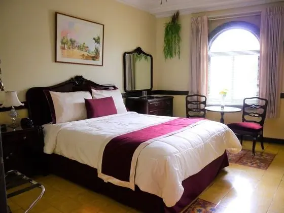 Standard Queen Room