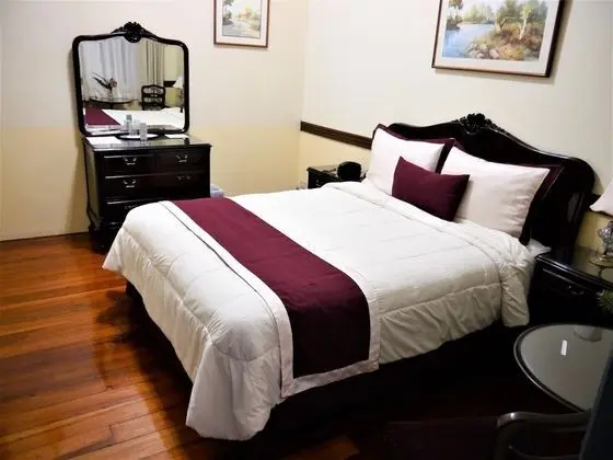 Standard Queen Room