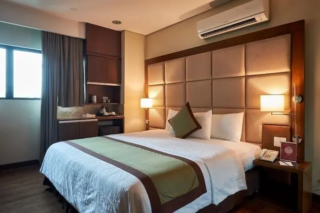Premium Oda, 1 En Büyük (King) Boy Yatak (Room)