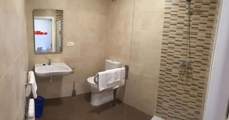 Tek Büyük veya İki Ayrı Yataklı Oda
