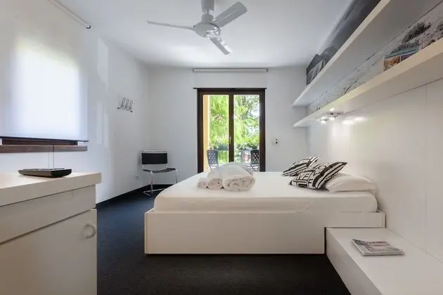 Büyük Yataklı Tek Kişilik Oda