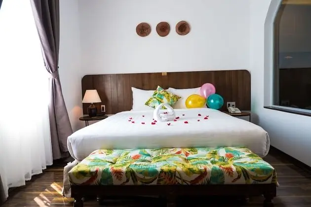 Deluxe Tek Büyük Yataklı Oda