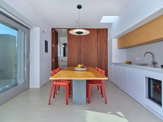 Villa (Summit)